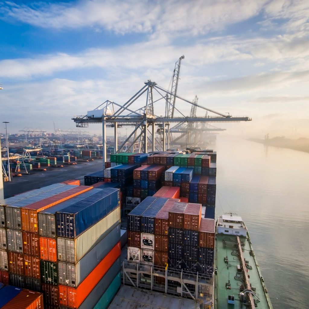 67144799_cargo (1)